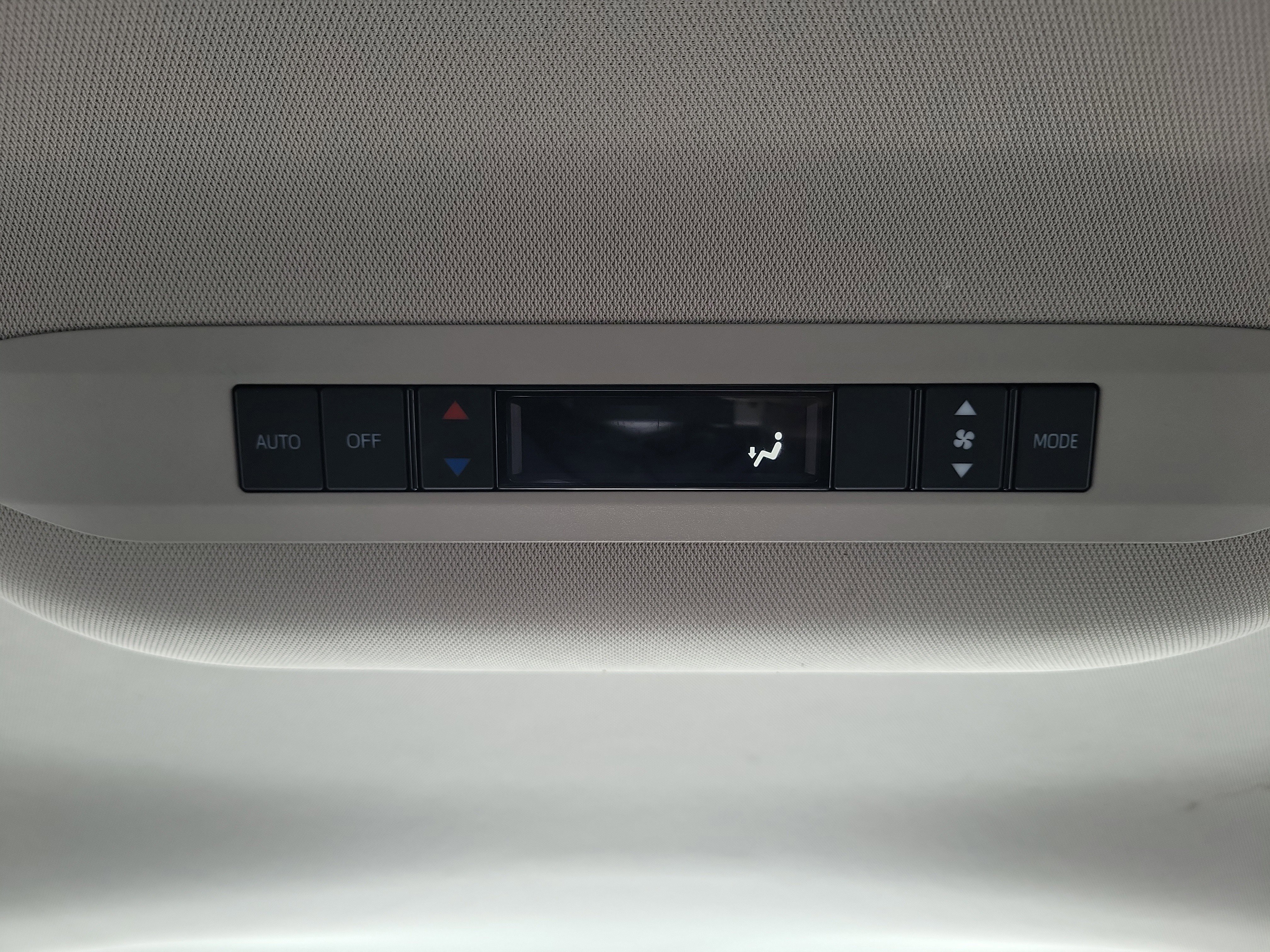 Used 2021 Toyota Sienna LE image 10