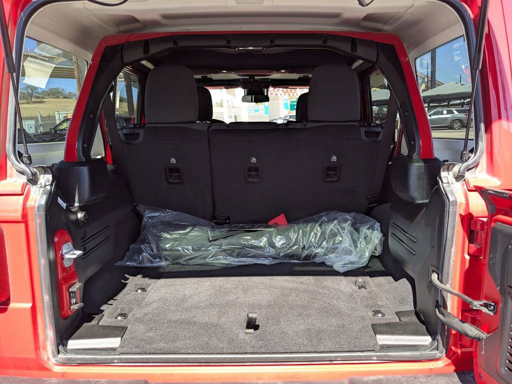 Used 2025 Jeep Wrangler Unlimited Rubicon image 25
