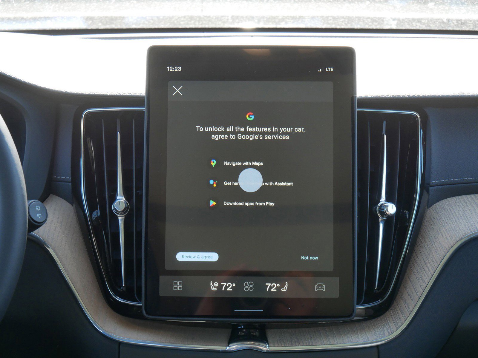 New 2026 Volvo XC60 T8 Ultra w/ Protection Package Premier image 8