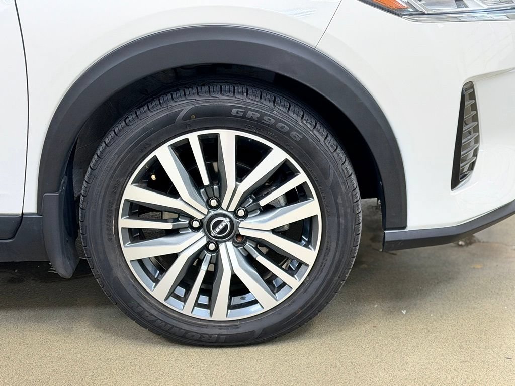 Used 2023 Nissan Kicks SV FWD image 4