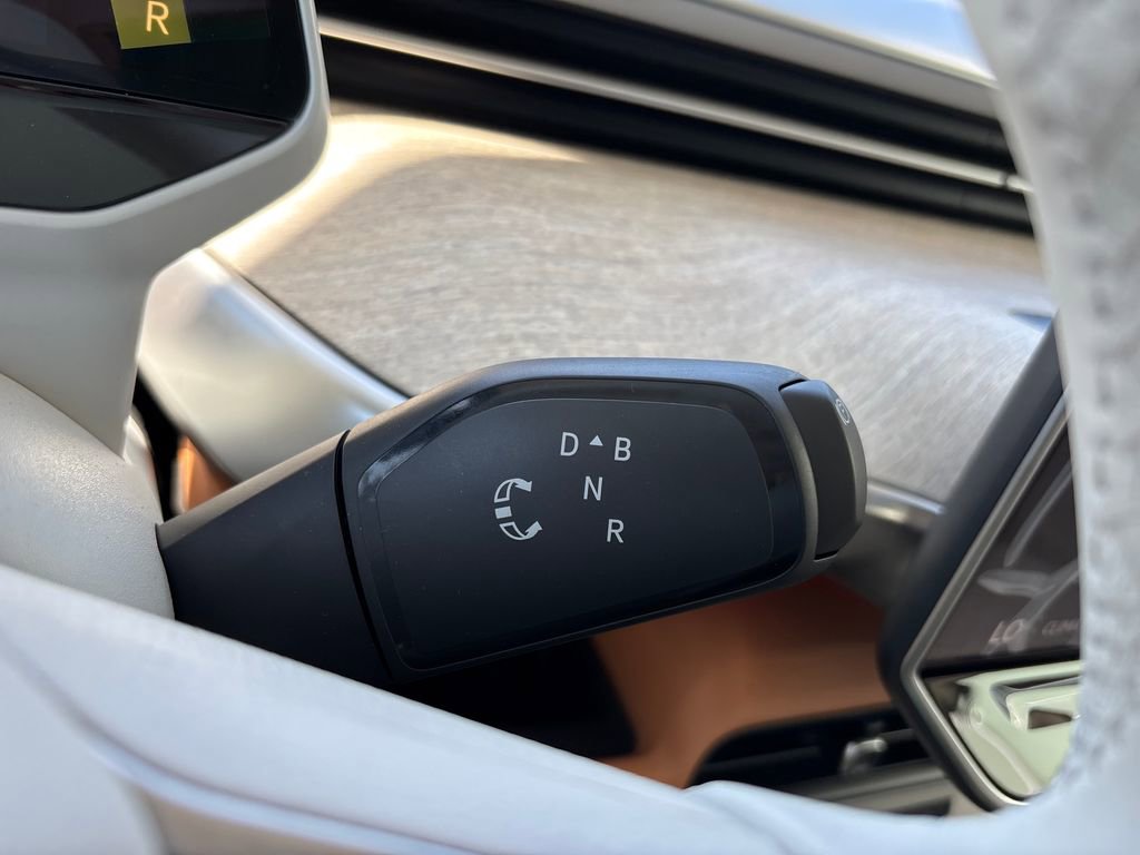 New 2025 Volkswagen ID. Buzz Pro S Plus AWD/4WD image 19