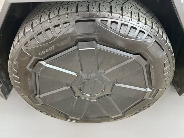 Used 2024 Tesla Cybertruck Cyberbeast AWD/4WD image 30