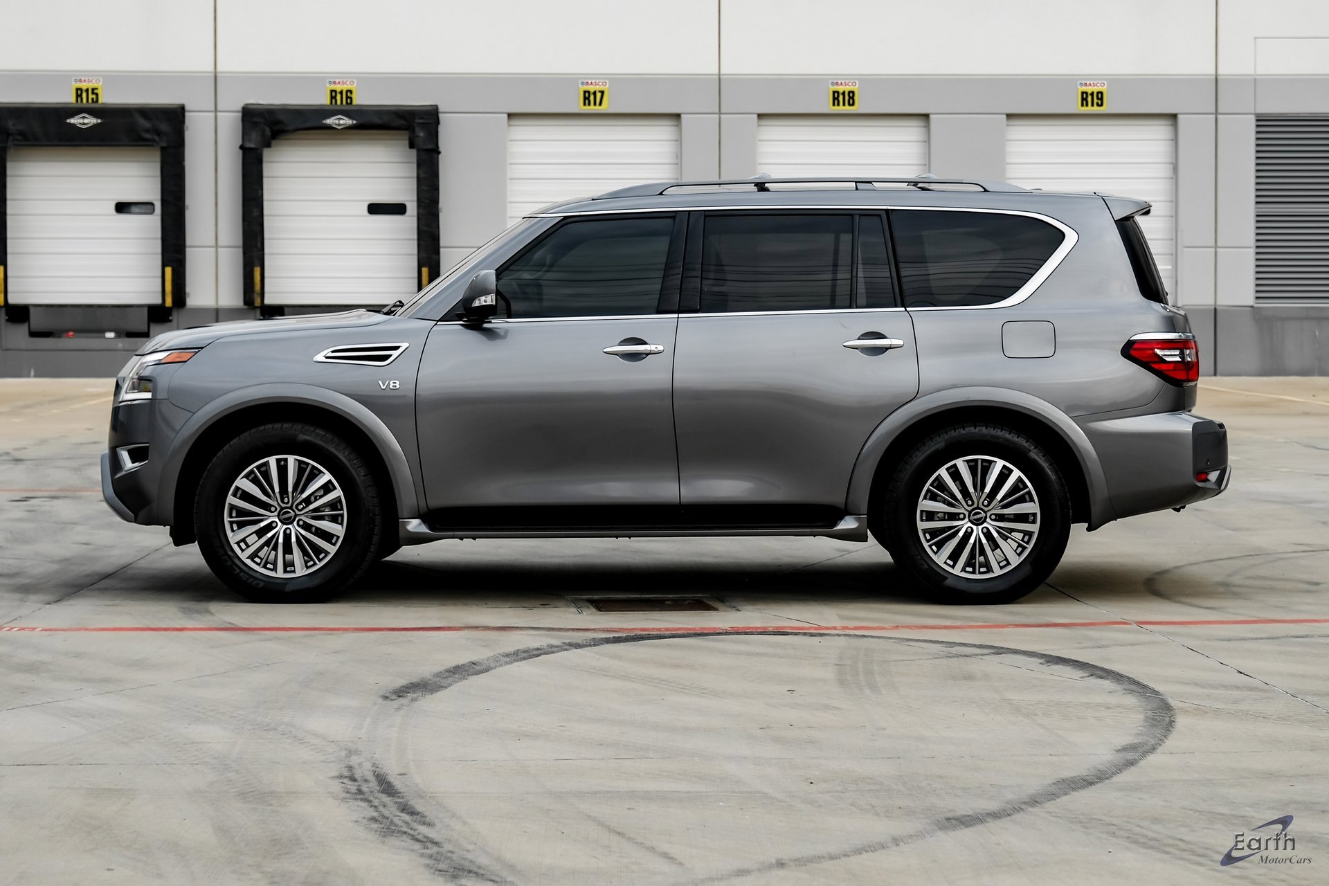 Used 2021 Nissan Armada SL w/ Captain's Chairs Package image 5