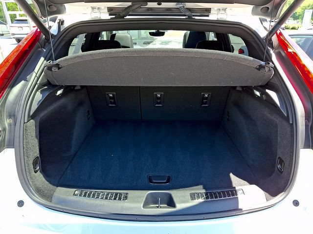 Used 2022 Cadillac XT4 Premium Luxury w/ Enhanced Visibility Package AWD/4WD image 29