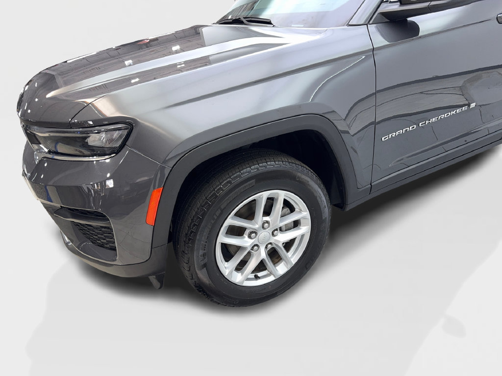 Used 2025 Jeep Grand Cherokee Laredo X AWD/4WD image 20