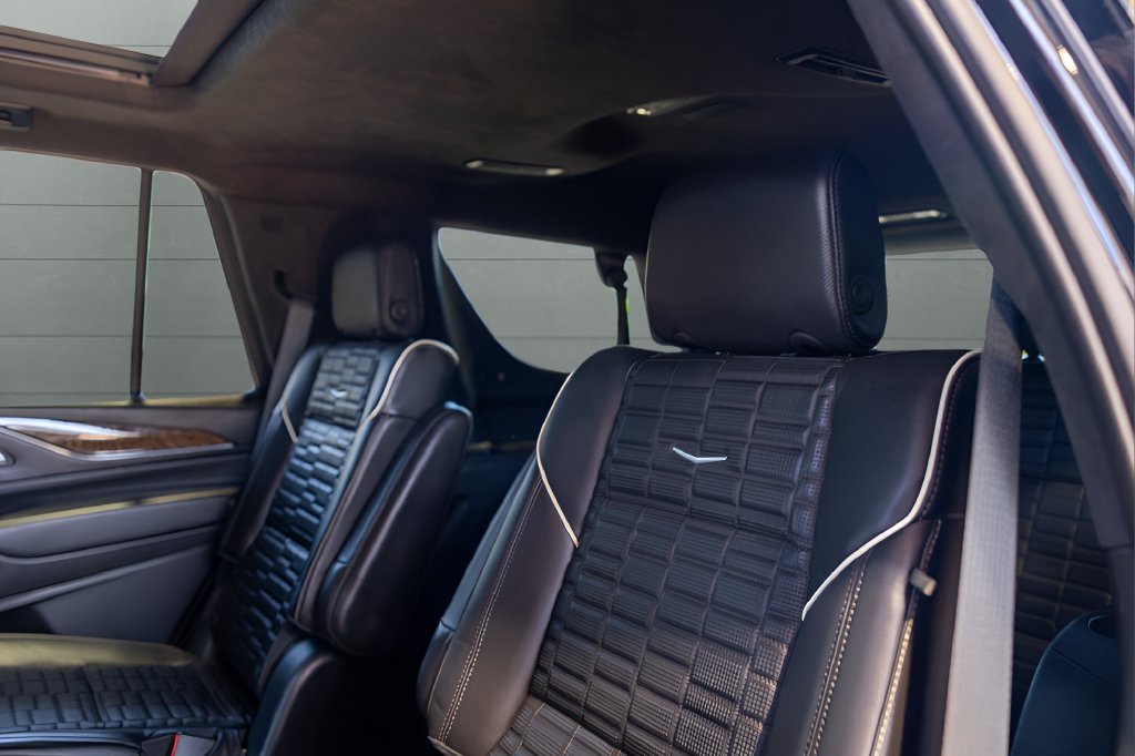 Used 2023 Cadillac Escalade Sport Platinum w/ LPO, ONYX Package AWD/4WD image 52