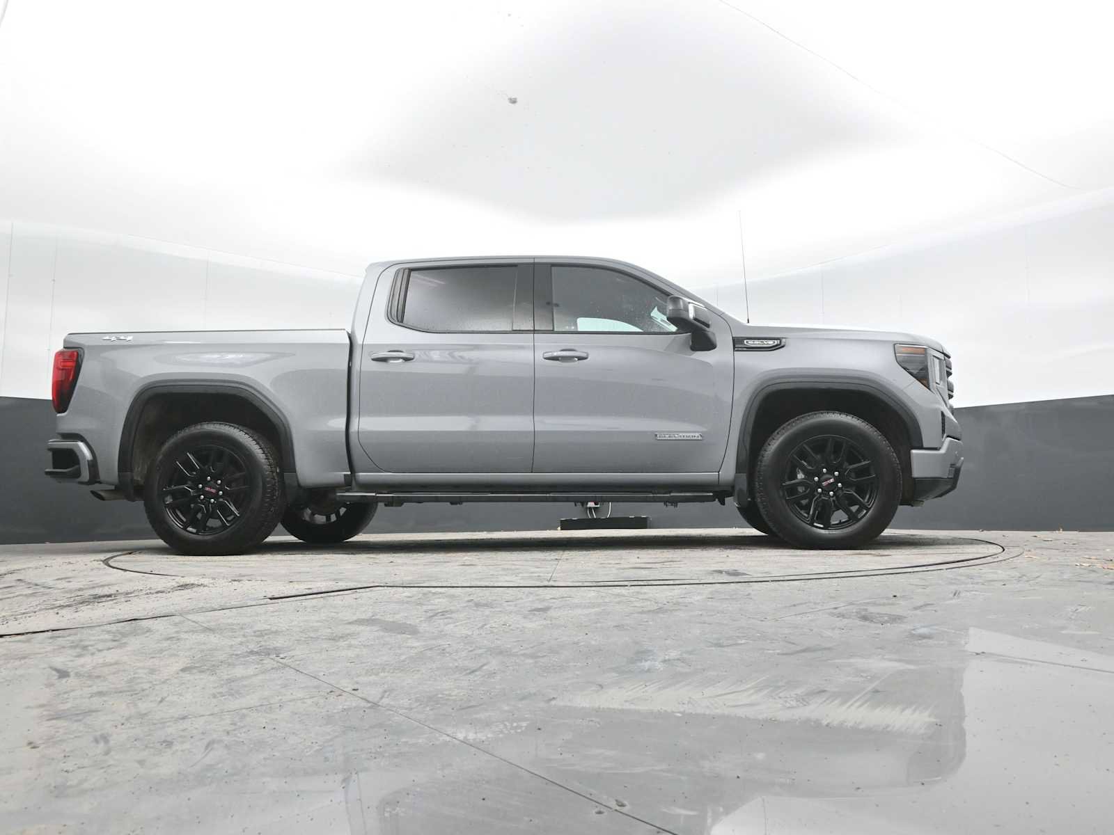 Used 2024 GMC Sierra 1500 Elevation w/ Elevation Premium Package image 28