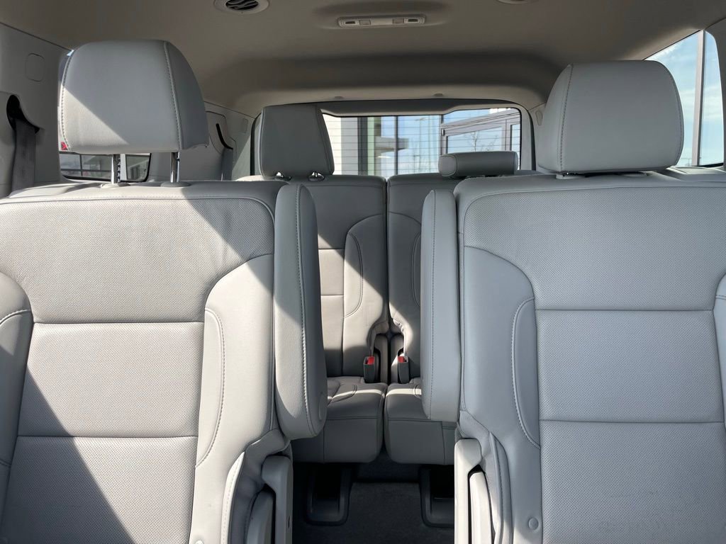 Used 2022 GMC Acadia SLT w/ Preferred Package image 23