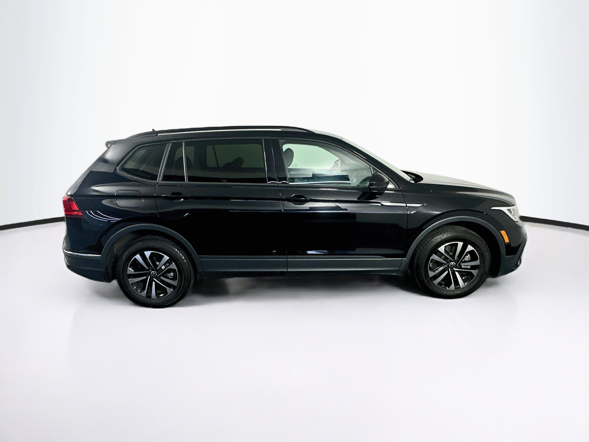 Used 2024 Volkswagen Tiguan S FWD image 10