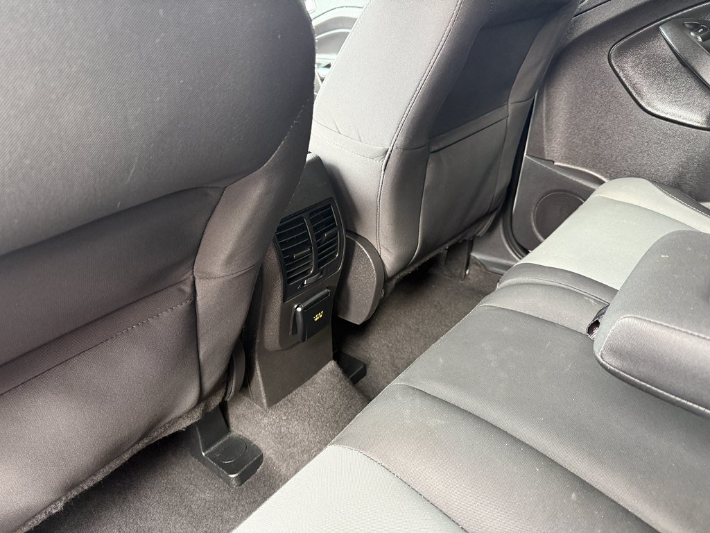 Used 2016 Ford Escape SE w/ Equipment Group 201A FWD image 16