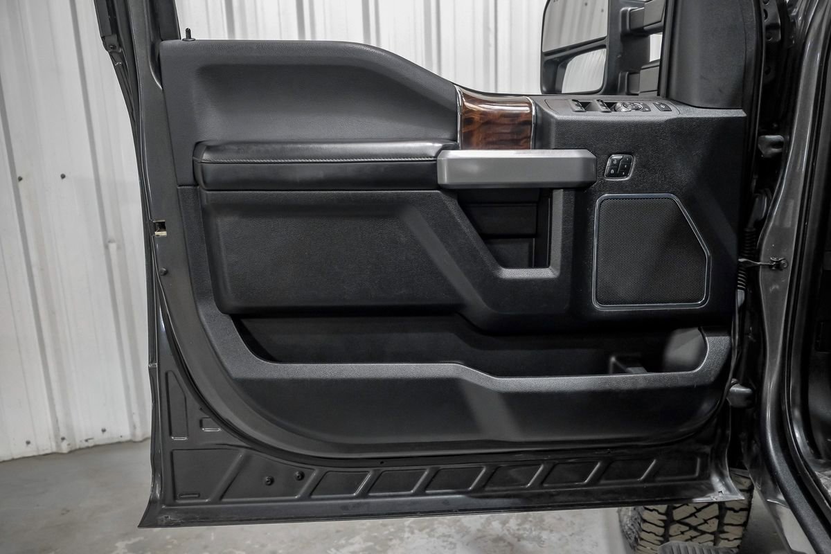 Used 2017 Ford F250 Platinum w/ Platinum Ultimate Package image 44