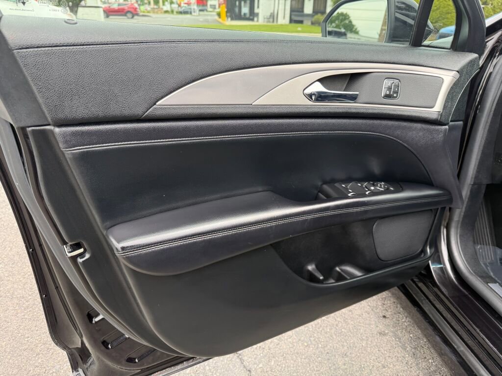 Used 2020 Lincoln MKZ Standard image 9