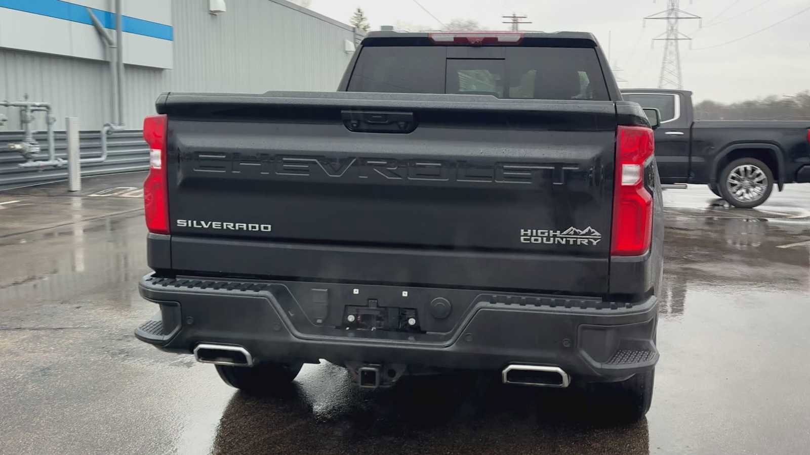 Certified 2022 Chevrolet Silverado 1500 High Country w/ Technology Package image 3