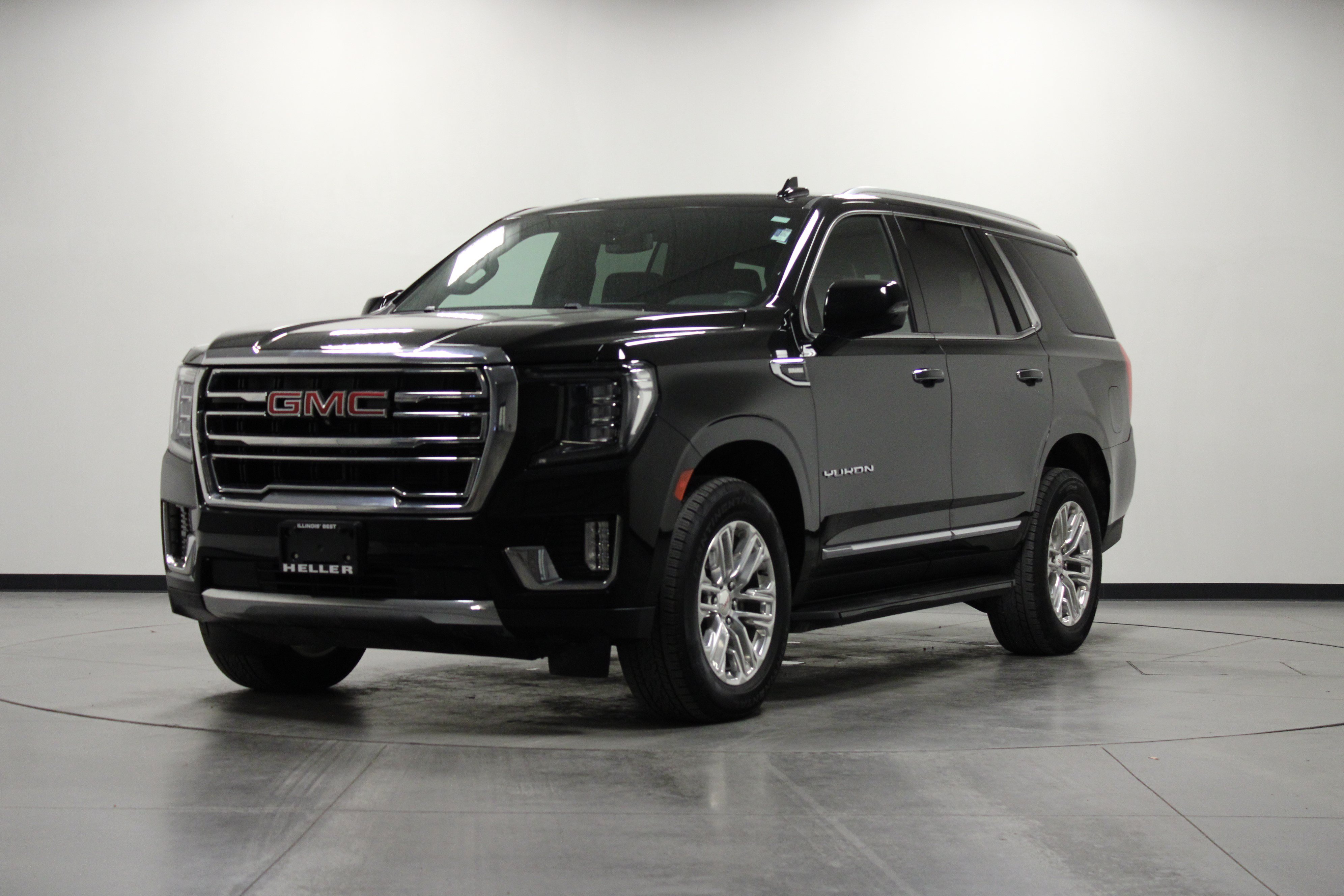 Used 2024 GMC Yukon SLT w/ SLT Luxury Package AWD/4WD image 8