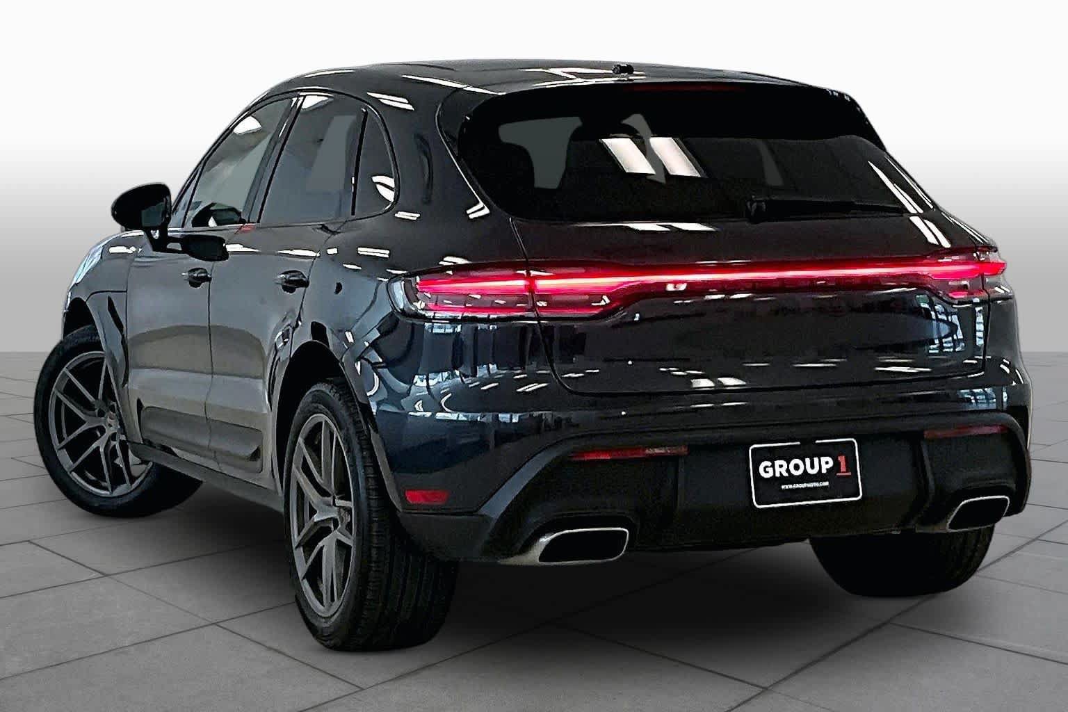 Used 2022 Porsche Macan AWD/4WD image 10