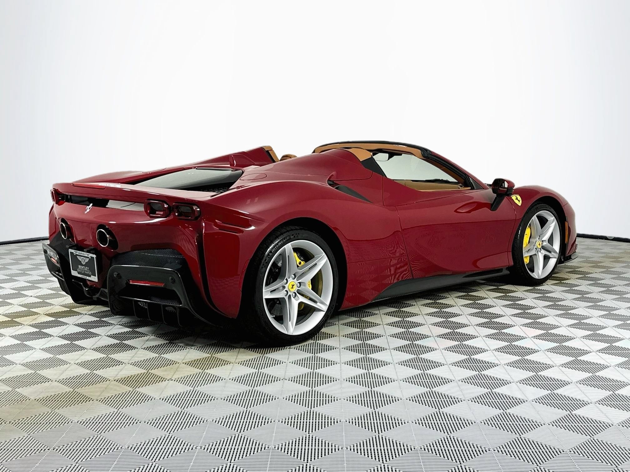 Used 2023 Ferrari SF90 Spider AWD/4WD image 5