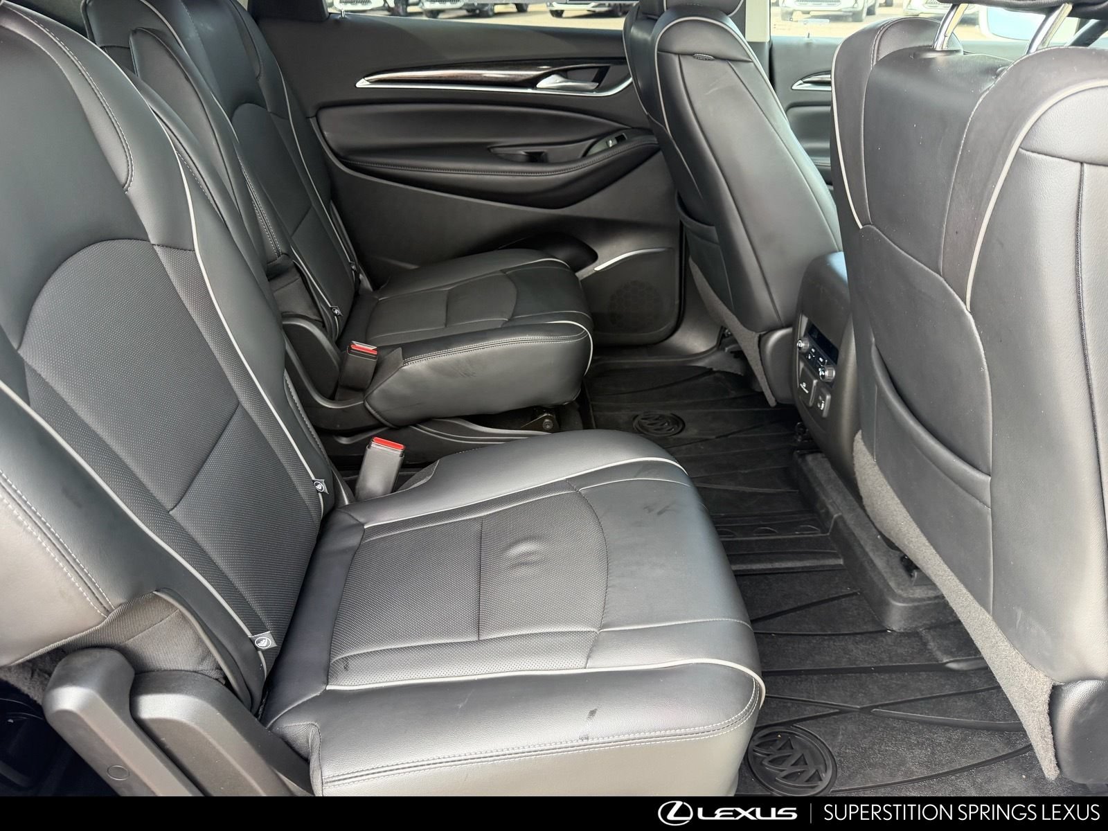 Used 2020 Buick Enclave Avenir w/ Avenir Technology Package FWD image 16