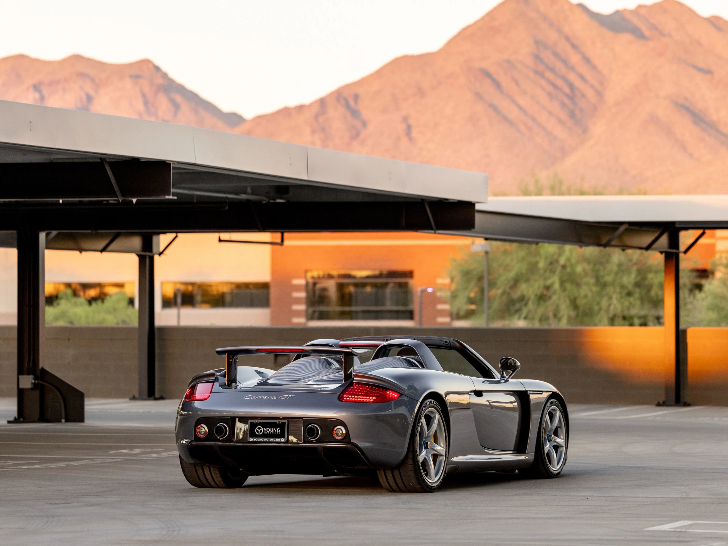 Used 2004 Porsche Carrera GT RWD image 8