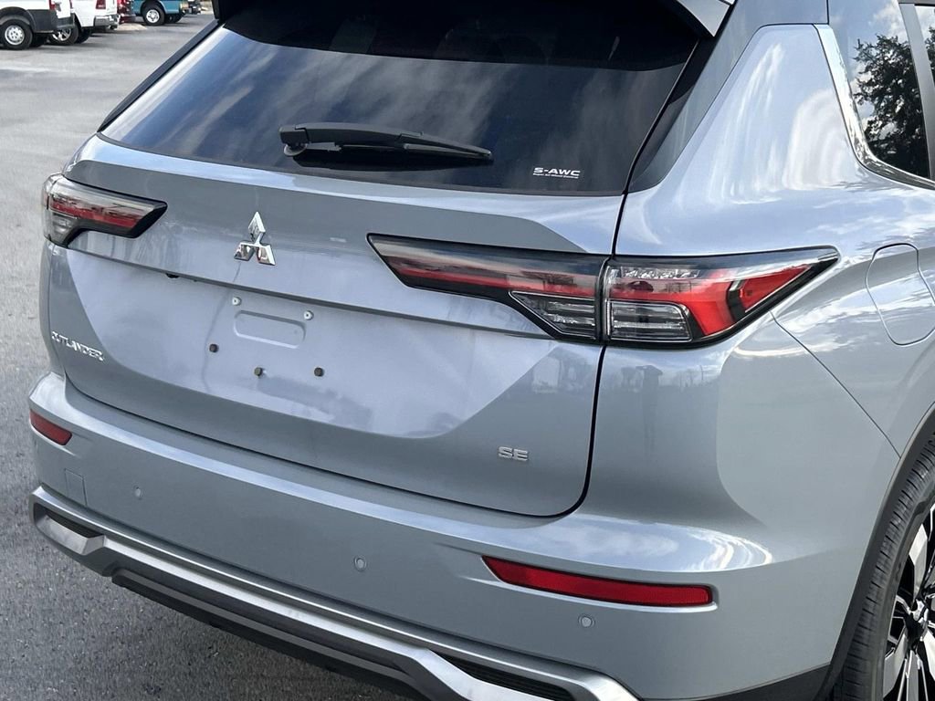 New 2026 Mitsubishi Outlander SE AWD/4WD image 10