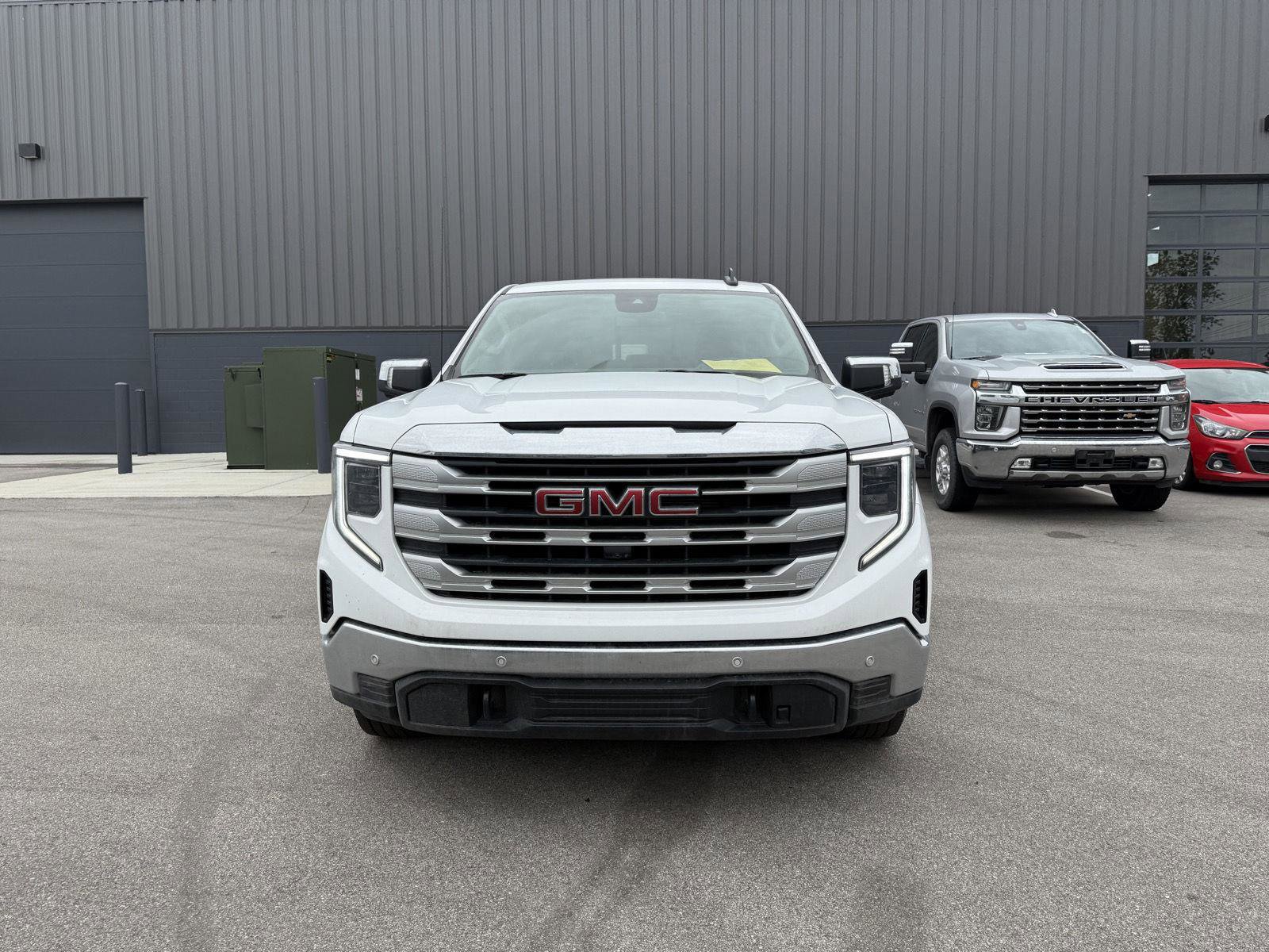 Used 2024 GMC Sierra 1500 SLE w/ Preferred Package AWD/4WD image 8