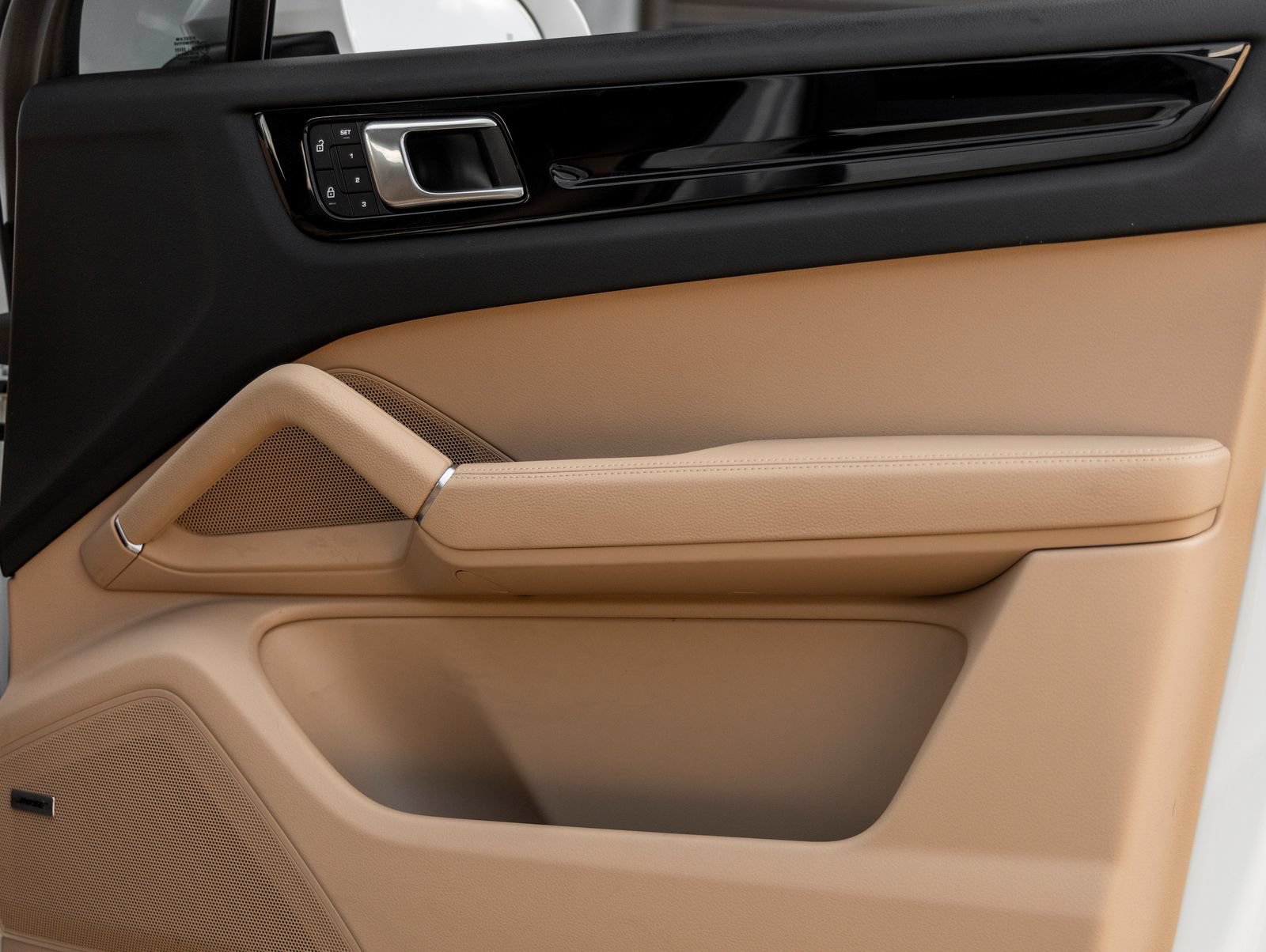 Certified 2023 Porsche Cayenne AWD/4WD image 44