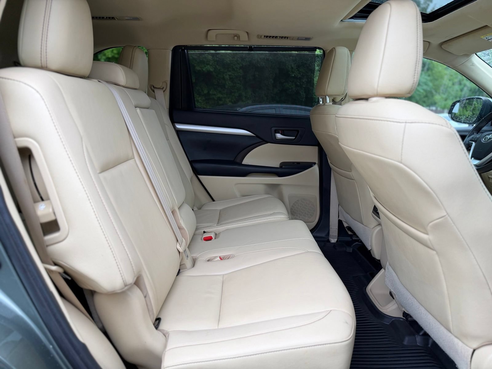Used 2019 Toyota Highlander XLE AWD/4WD image 19