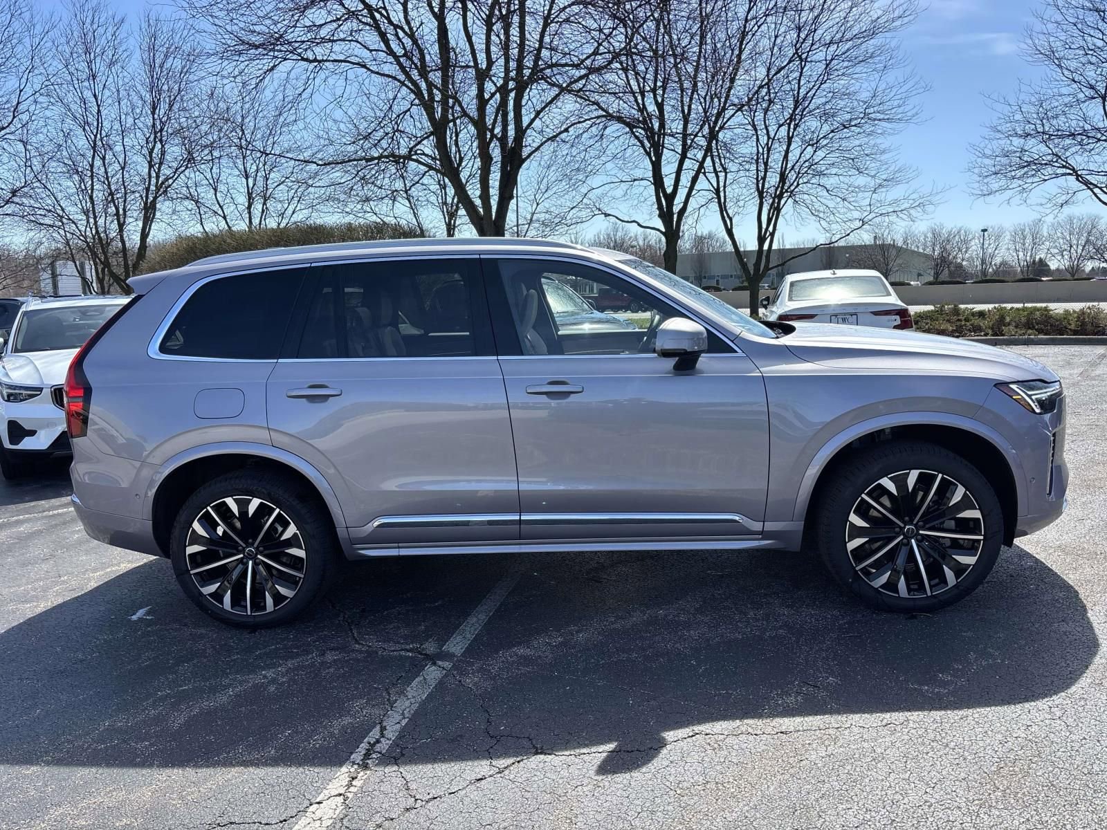 New 2026 Volvo XC90 B5 Plus w/ Protection Package Premier AWD/4WD image 4