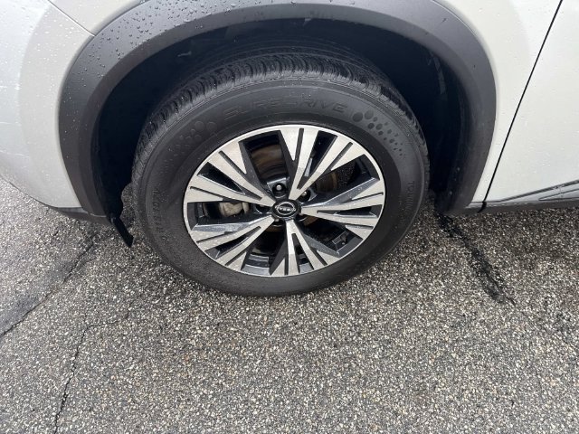 Used 2023 Nissan Rogue SV AWD/4WD image 13