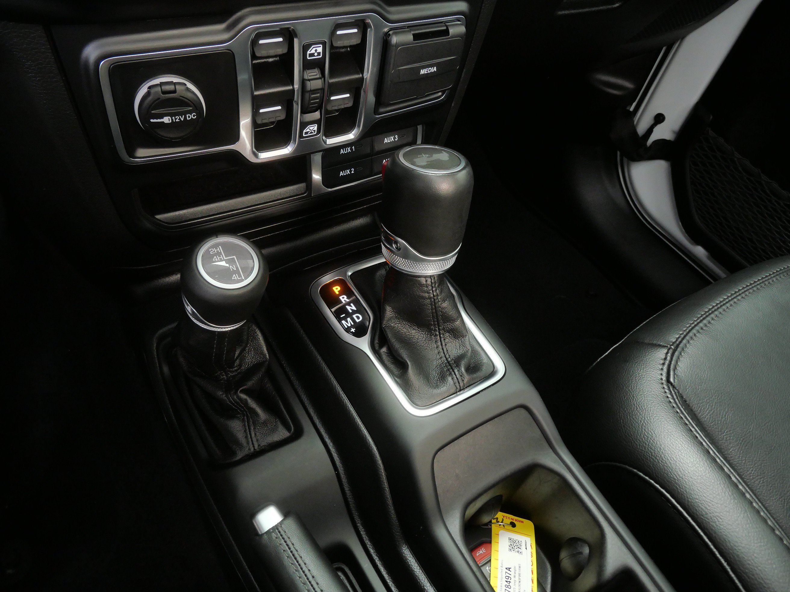Used 2023 Jeep Wrangler Unlimited Sahara AWD/4WD image 23
