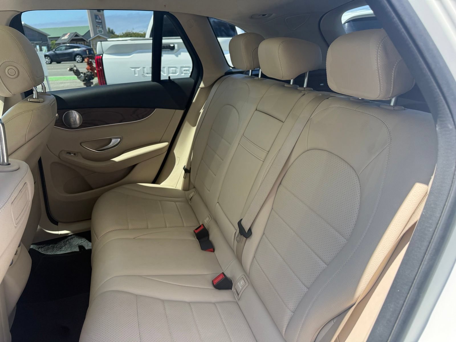 Used 2019 Mercedes-Benz GLC 300 4MATIC image 28
