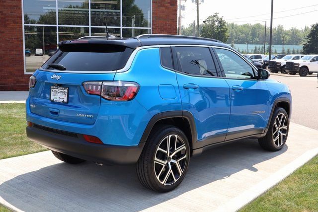 New 2025 Jeep Compass Limited image 32