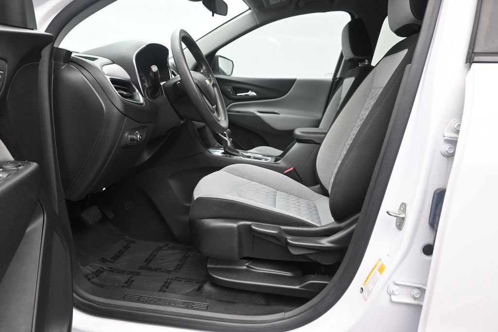 Used 2023 Chevrolet Equinox LS FWD image 12