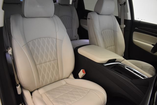 Used 2024 Buick Enclave Avenir w/ Avenir Technology Package AWD/4WD image 6