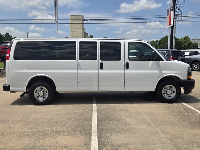 Used 2024 Chevrolet Express 3500 LS RWD image 4