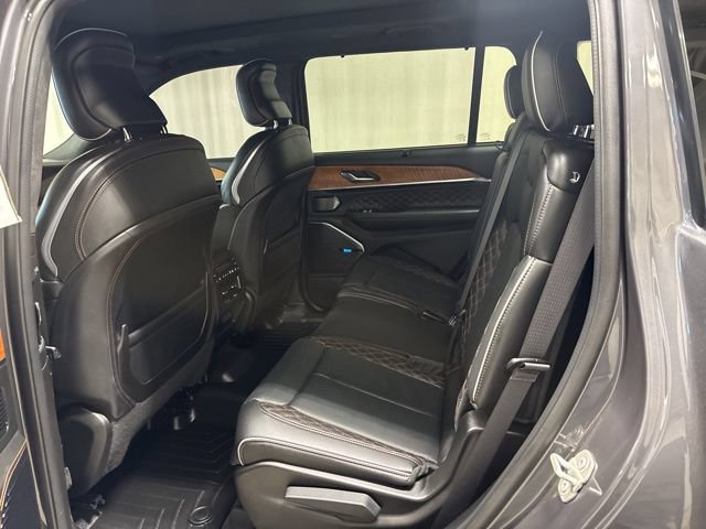 Used 2024 Jeep Grand Cherokee L Summit AWD/4WD image 27