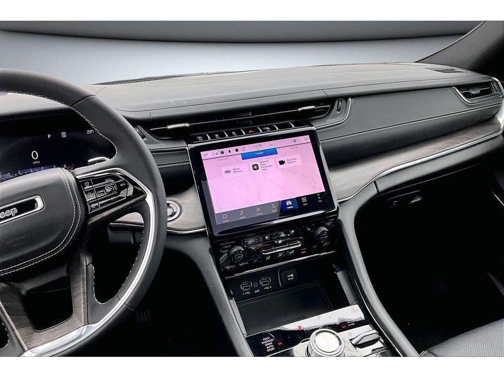 Certified 2025 Jeep Grand Cherokee Overland w/ Luxury Tech Group IV image 7