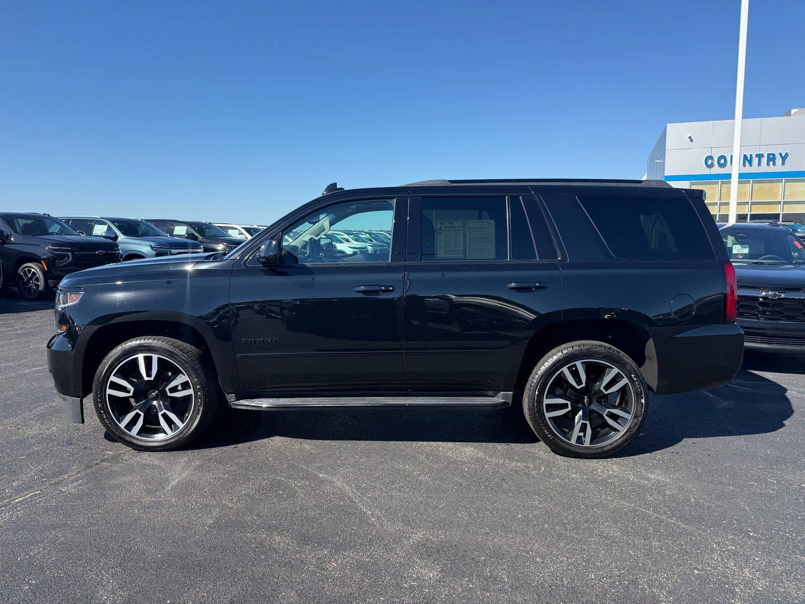 Used 2019 Chevrolet Tahoe Premier AWD/4WD image 2