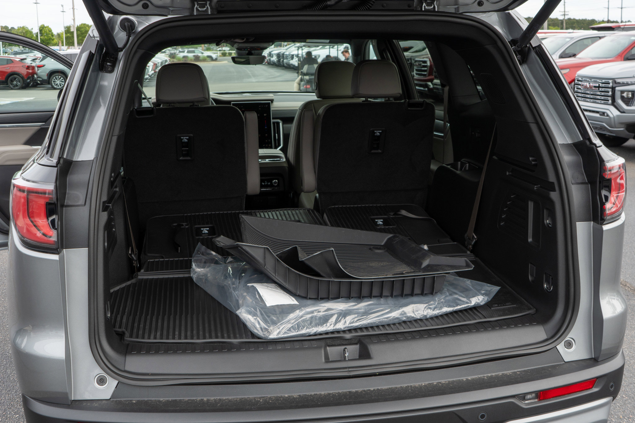 New 2026 GMC Acadia Elevation FWD image 31