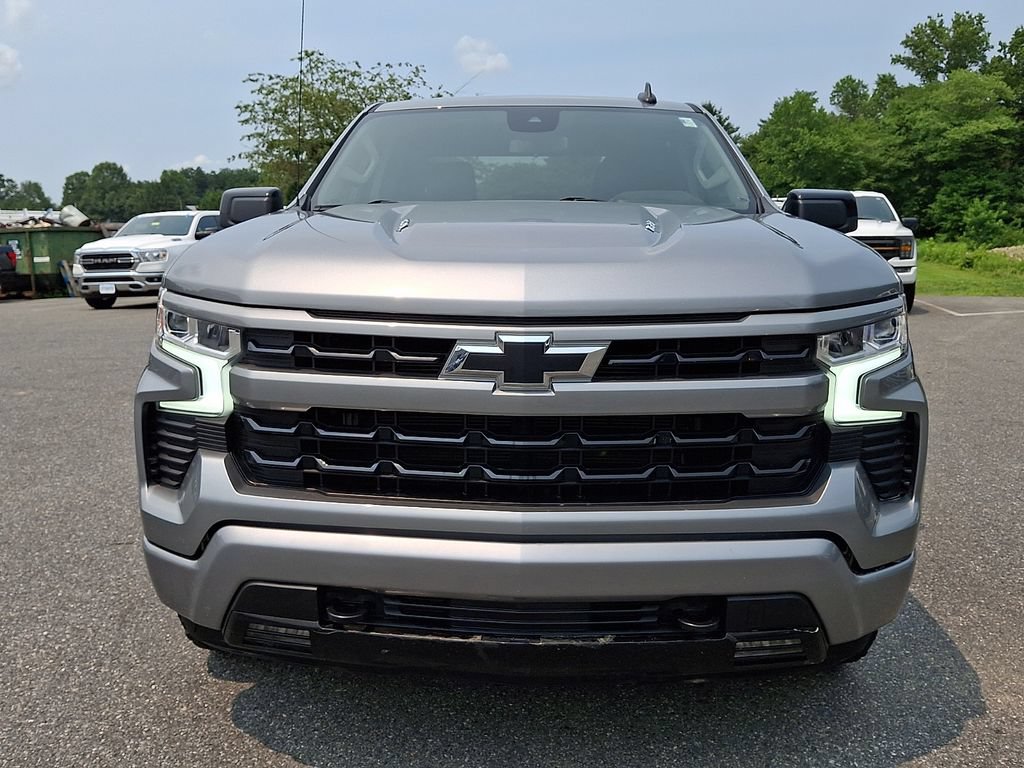 Used 2023 Chevrolet Silverado 1500 RST AWD/4WD image 2