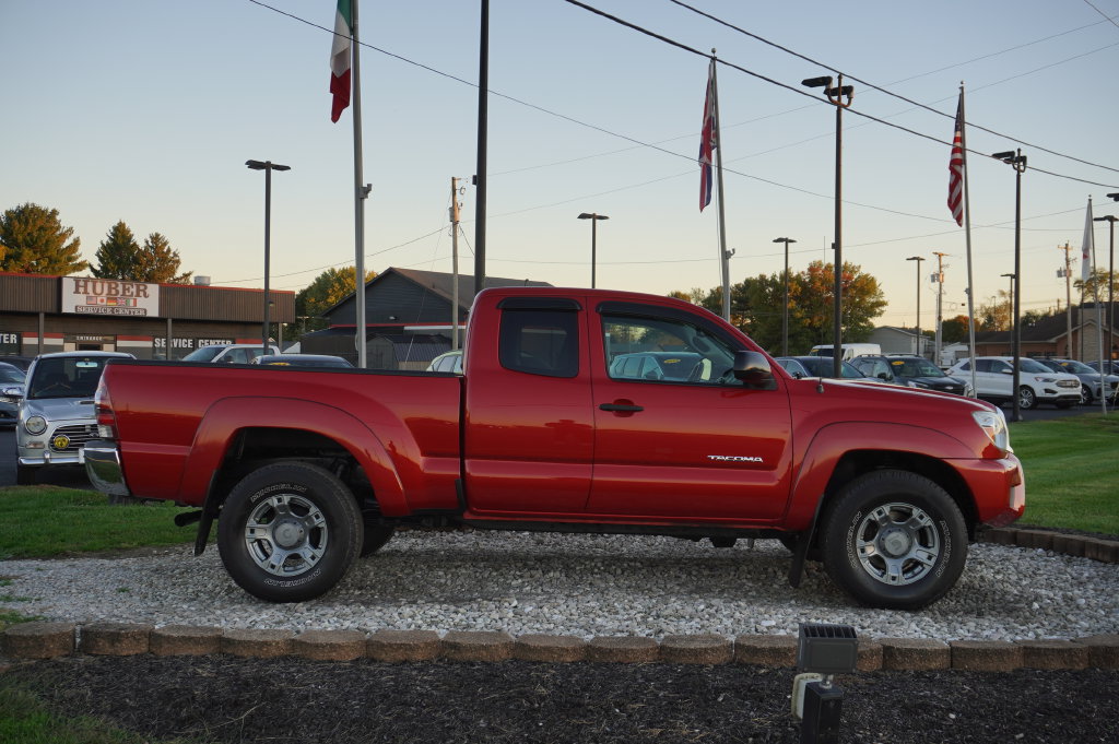 Used 2013 Toyota Tacoma 4x4 Access Cab V6 w/ SR5 Pkg image 8