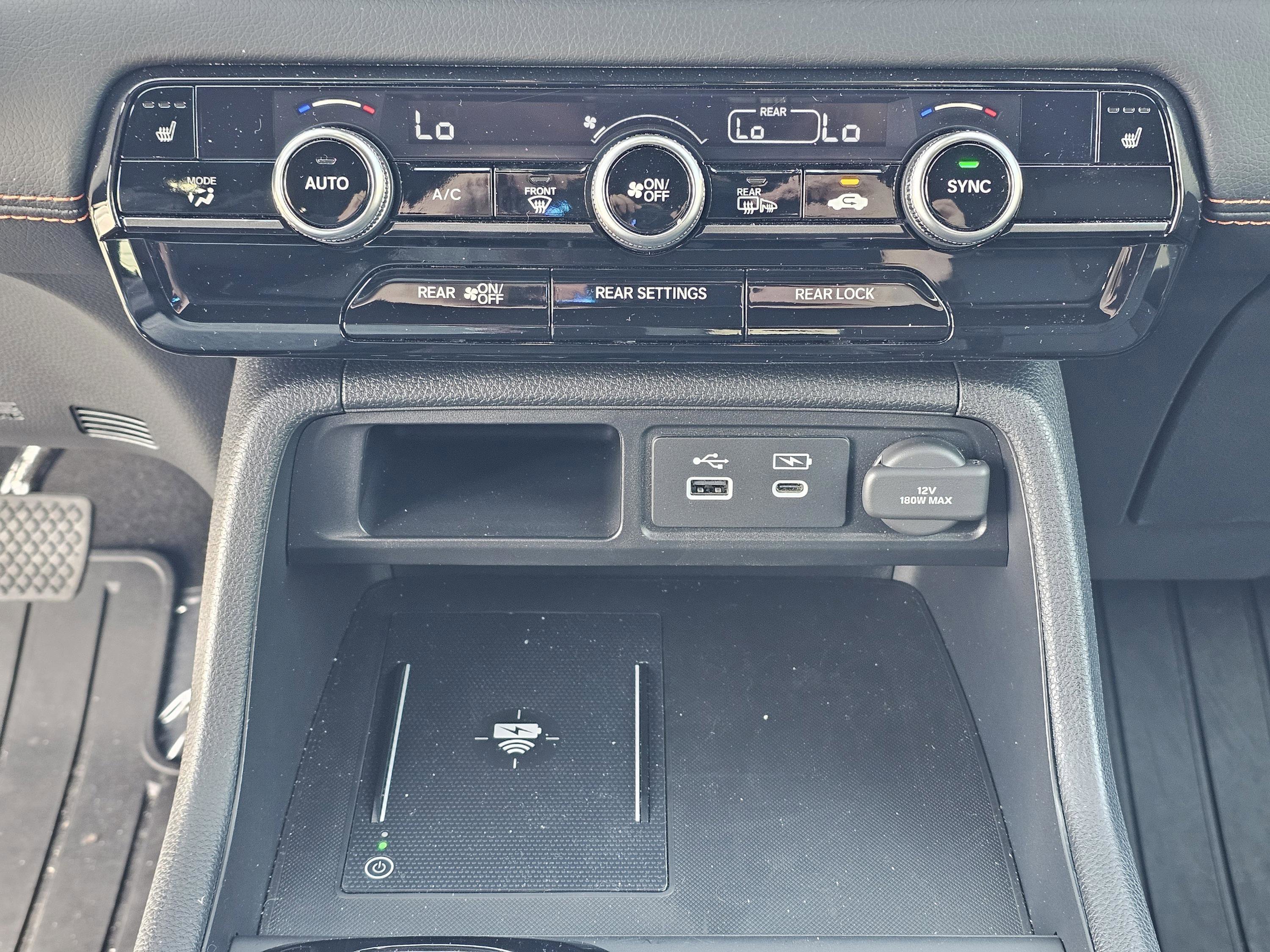 Used 2025 Honda Pilot TrailSport image 28