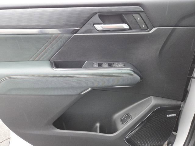 Used 2025 GMC Acadia AT4 w/ Luxury Package image 35