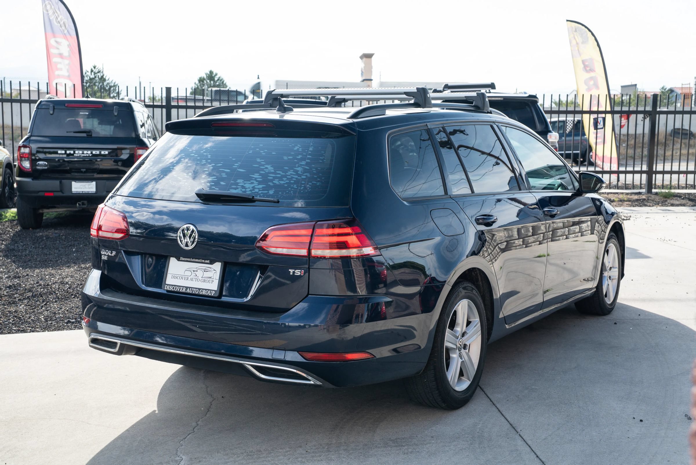 Used 2018 Volkswagen Golf SE FWD image 8