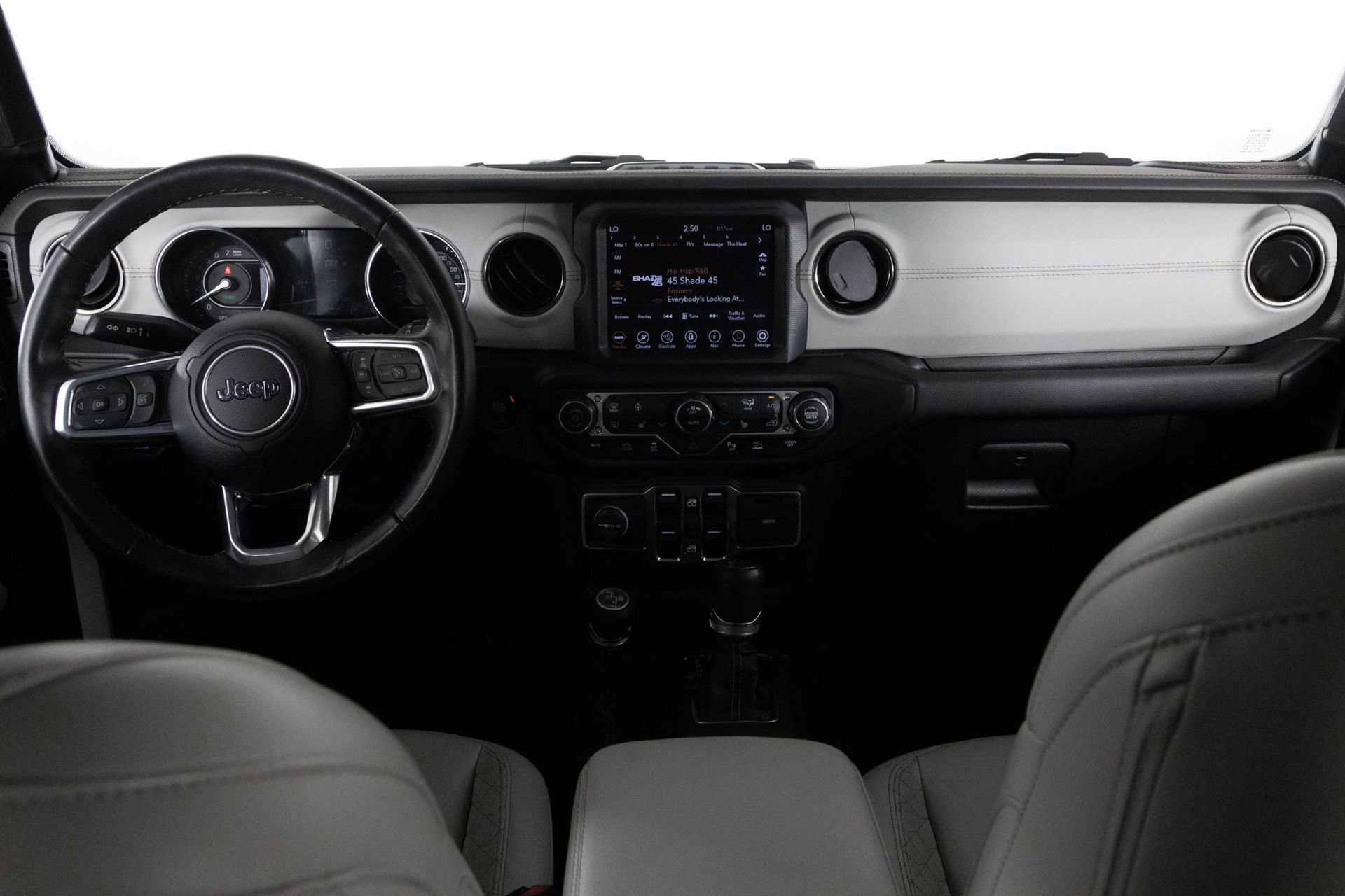 Used 2022 Jeep Wrangler Unlimited Sahara AWD/4WD image 22