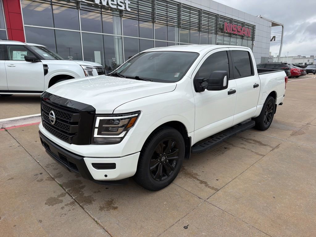 Used 2023 Nissan Titan SV w/ SV Convenience Package RWD image 1