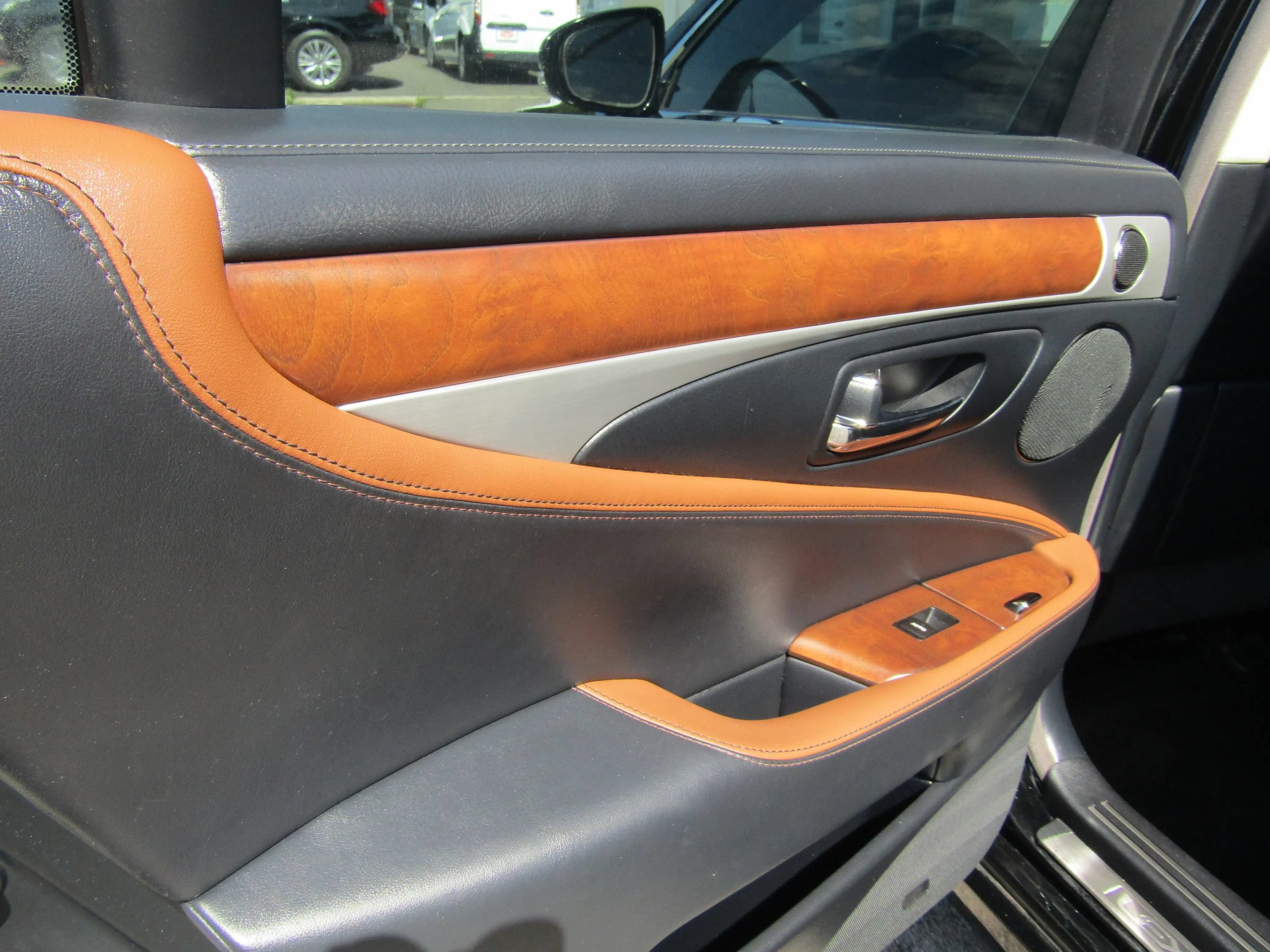 Used 2013 Lexus LS 460 AWD w/ Comfort Pkg image 21
