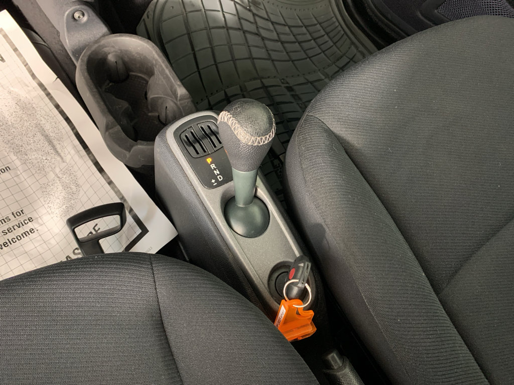 Used 2015 smart fortwo pure RWD image 19