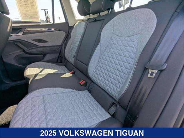 Certified 2025 Volkswagen Tiguan S AWD/4WD image 21