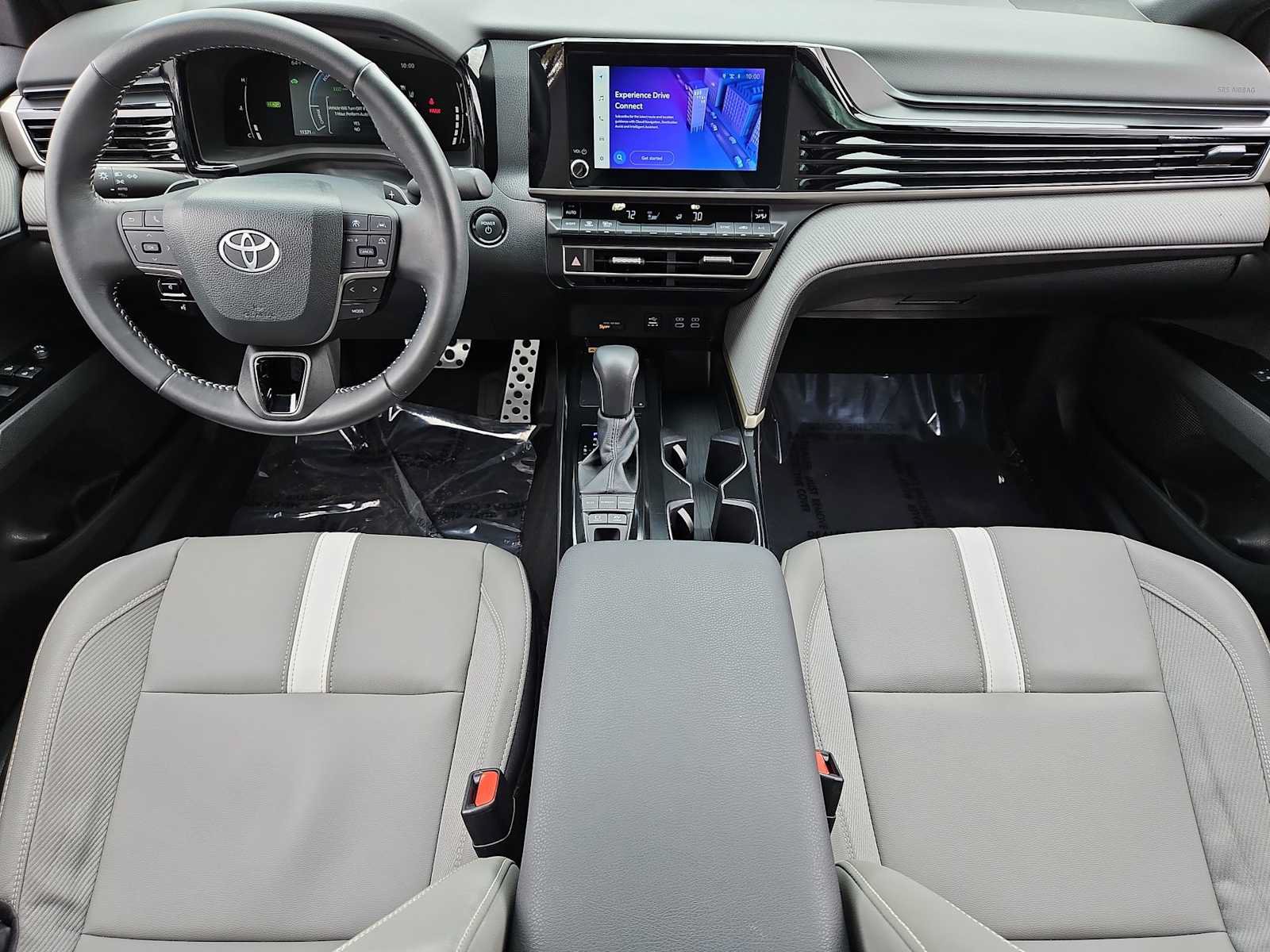 Used 2025 Toyota Camry SE w/ Convenience Package FWD image 15