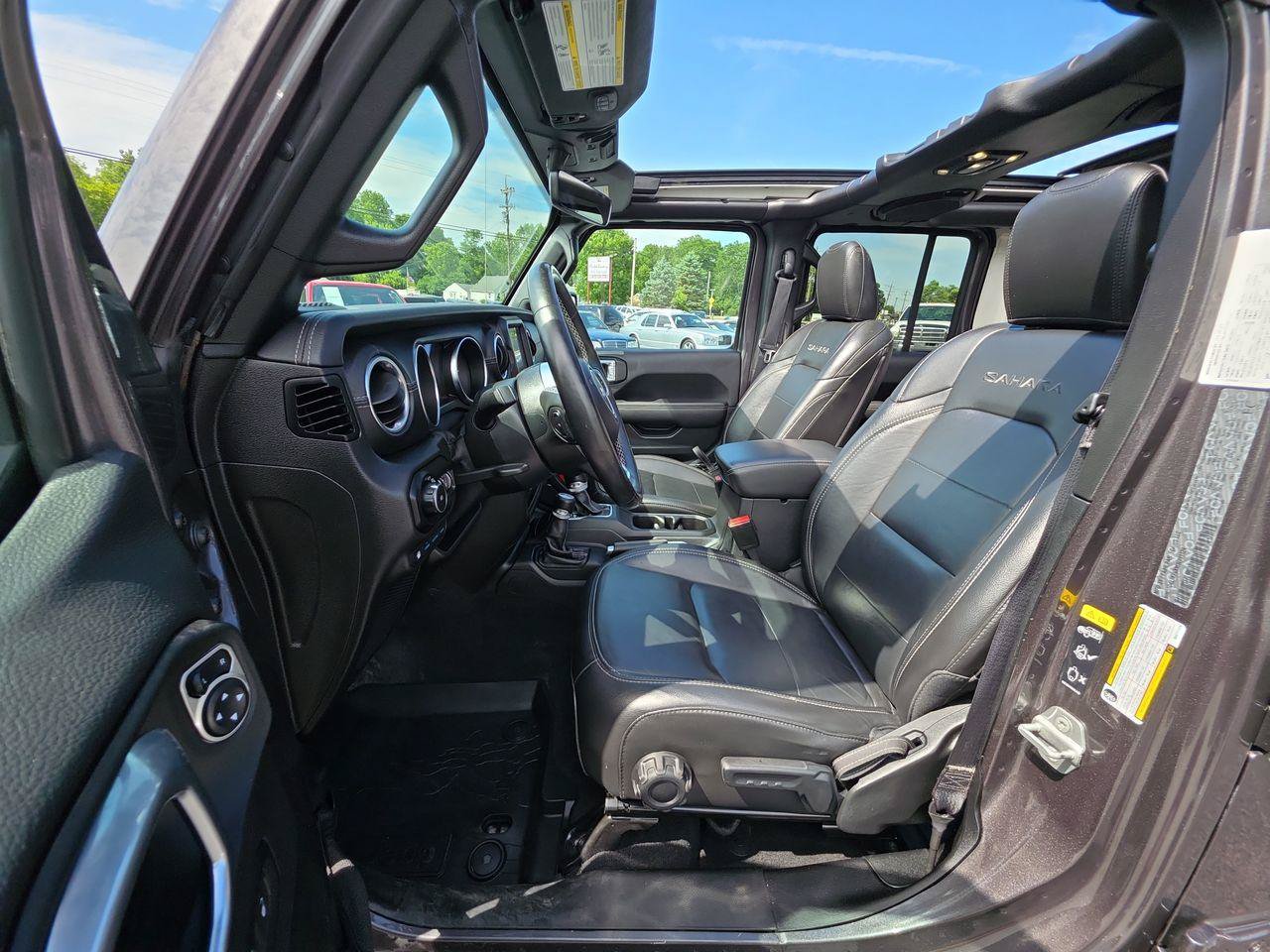 Used 2021 Jeep Wrangler Unlimited Sahara w/ Cold Weather Group AWD/4WD image 3